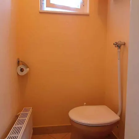 - Balaton 18389 Balatonfenyves